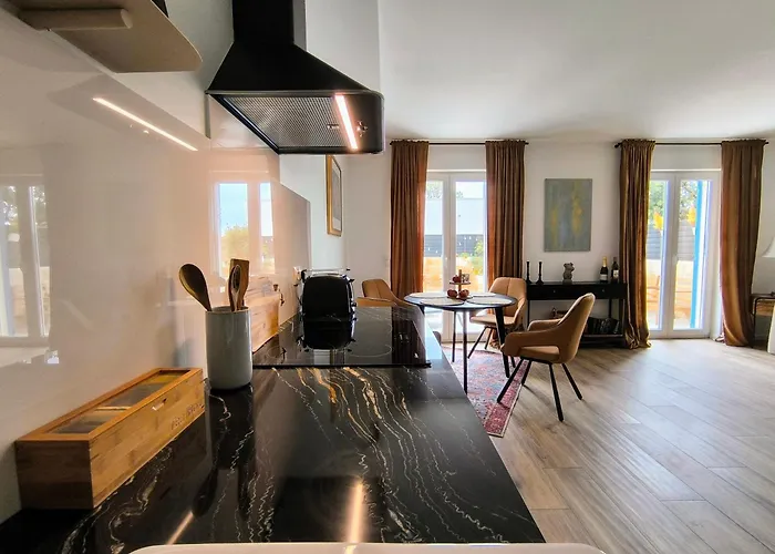 Limun House Вилла Затон